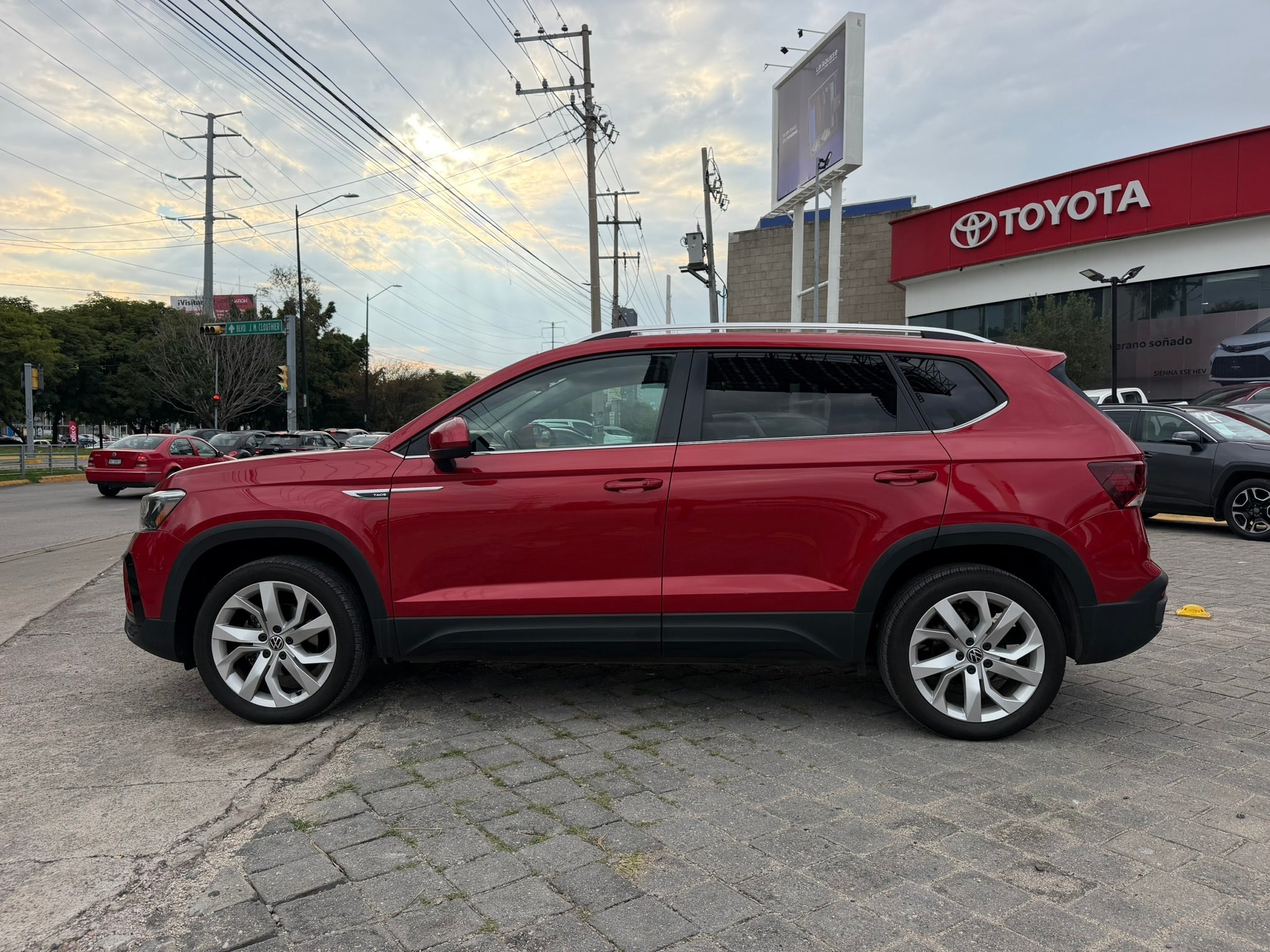 2024 Volkswagen Taos COMFORTLINE, L4, 1.4T, 150 CP, 5 PUERTAS, AUT