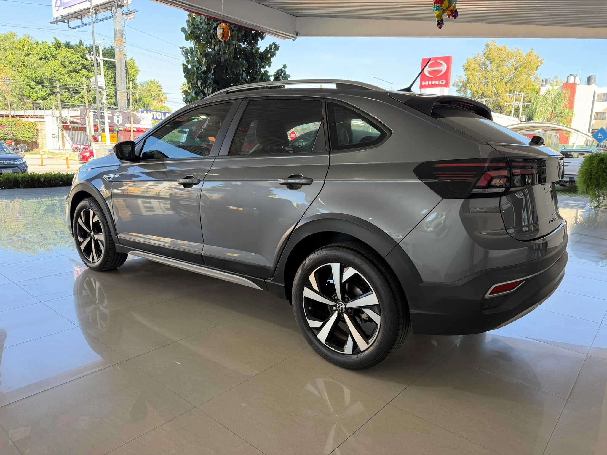 2023 Volkswagen Nivus HIGHLINE L4 1.0T 114 CP 5 PUERTAS AUT
