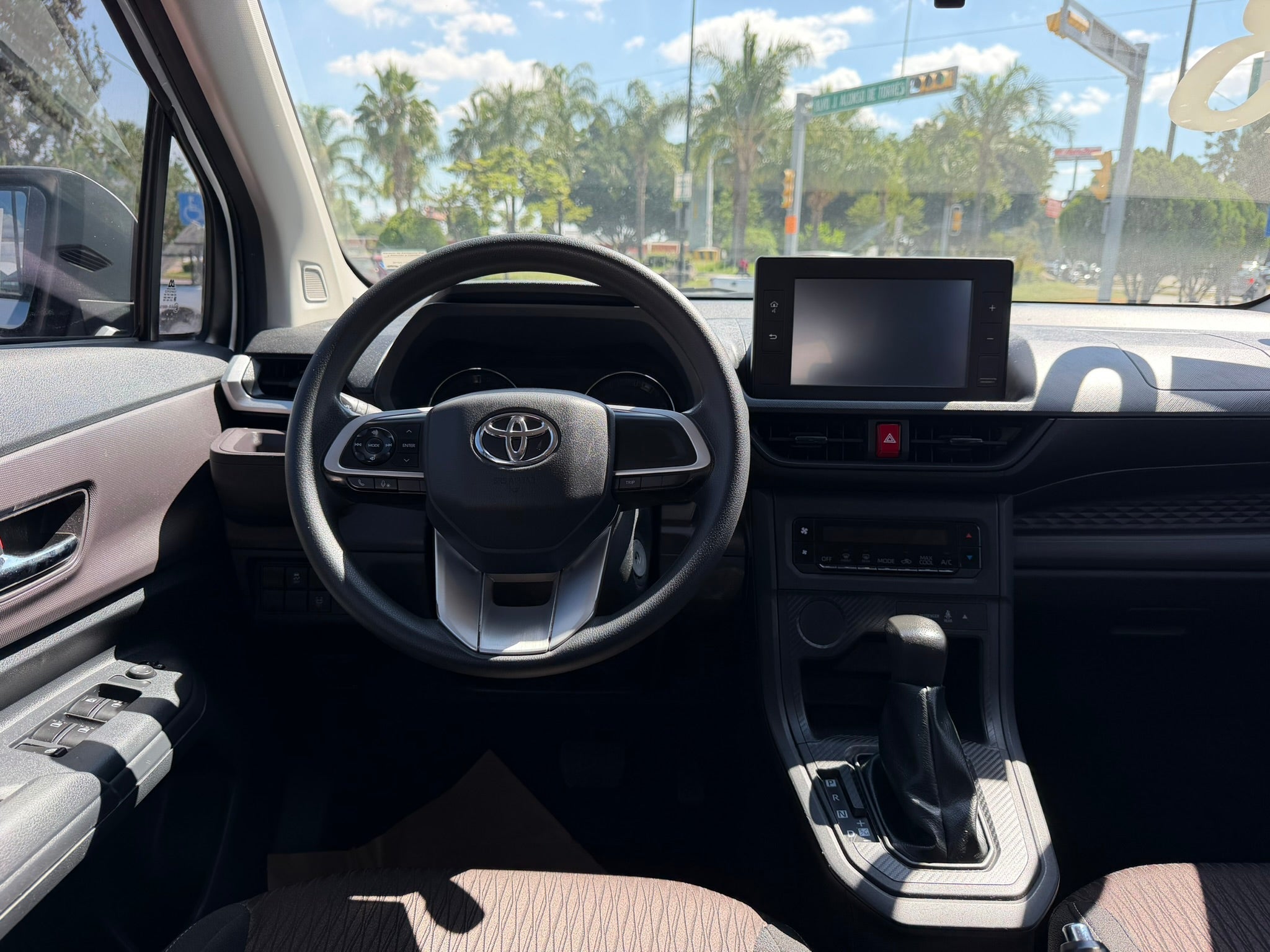 2023 Toyota Avanza XLE, L4, 1.5L, 102 CP, 5 PUERTAS, AUT