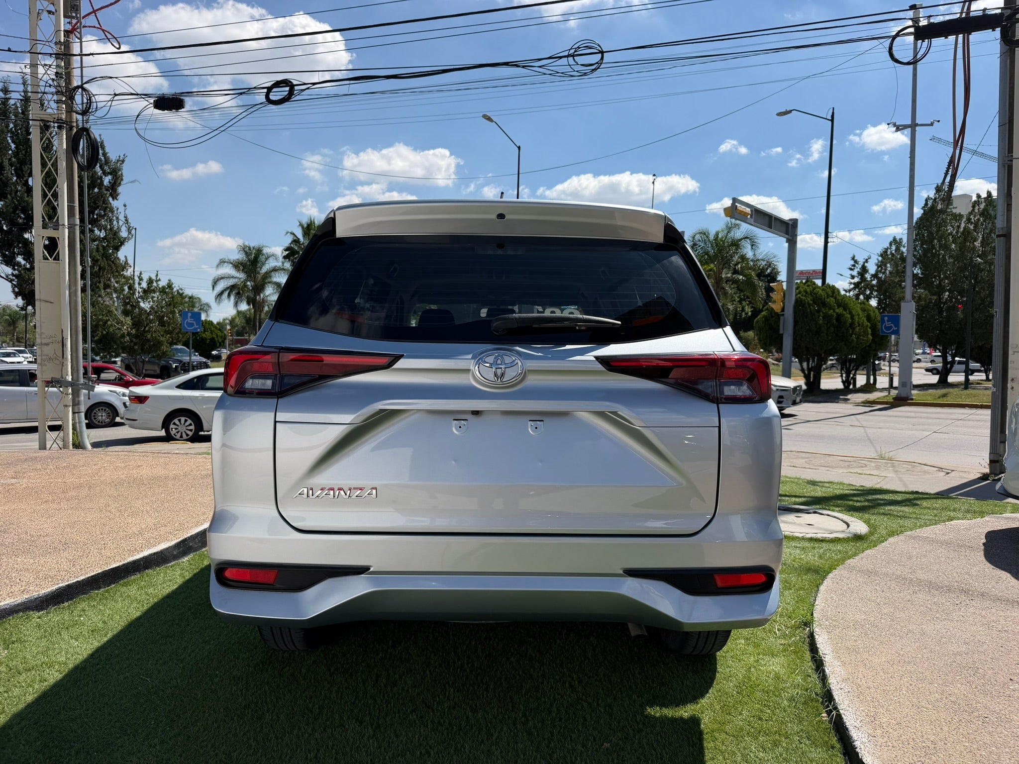 2023 Toyota Avanza XLE, L4, 1.5L, 102 CP, 5 PUERTAS, AUT