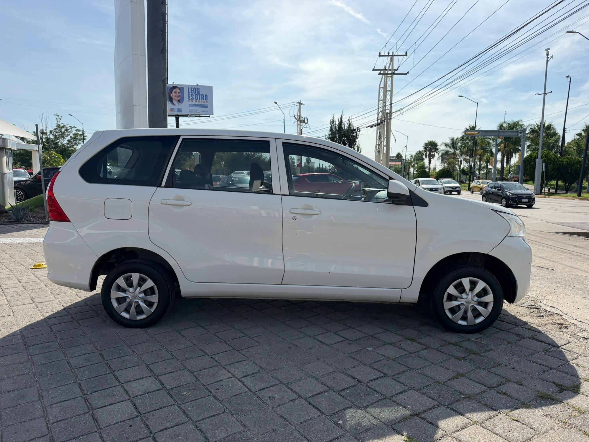 2019 Toyota Avanza LE, L4, 1.5L, 102 CP, 5 PUERTAS, AUT