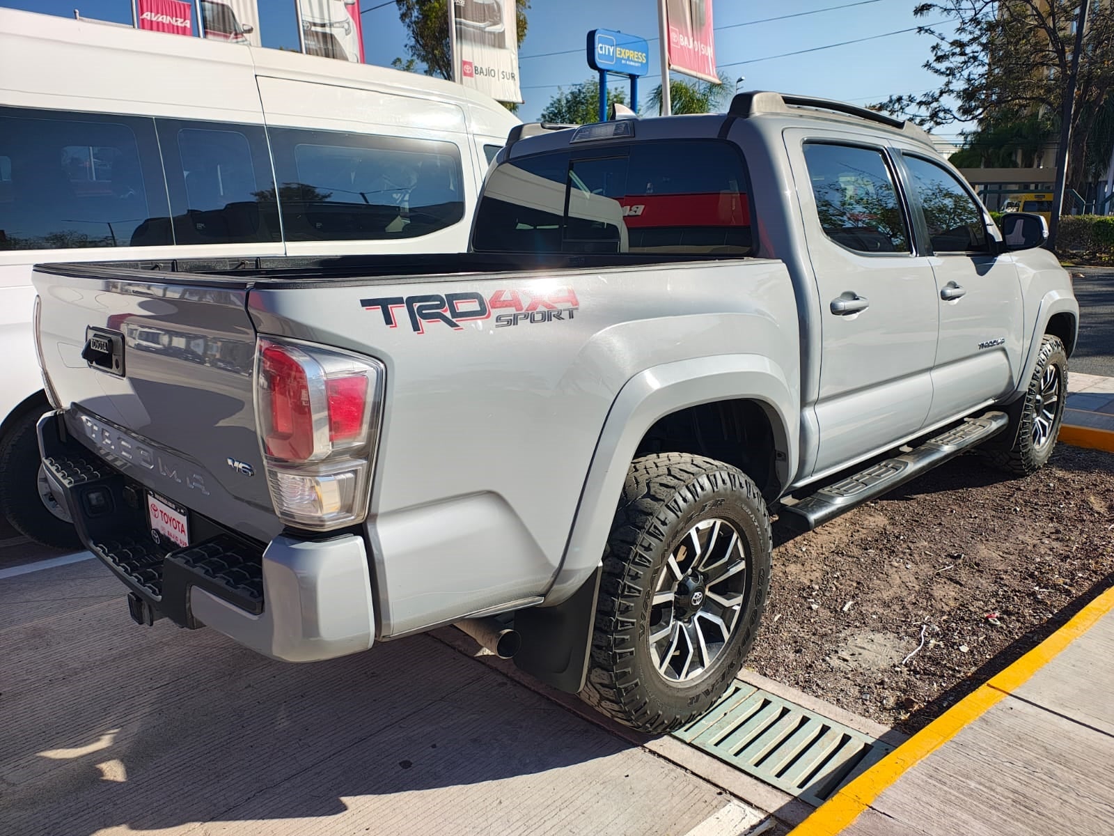2021 Toyota Tacoma EDICION ESPECIAL, V6, 3.5L, 278 CP, 4 PUERTAS, AUT, 4X4