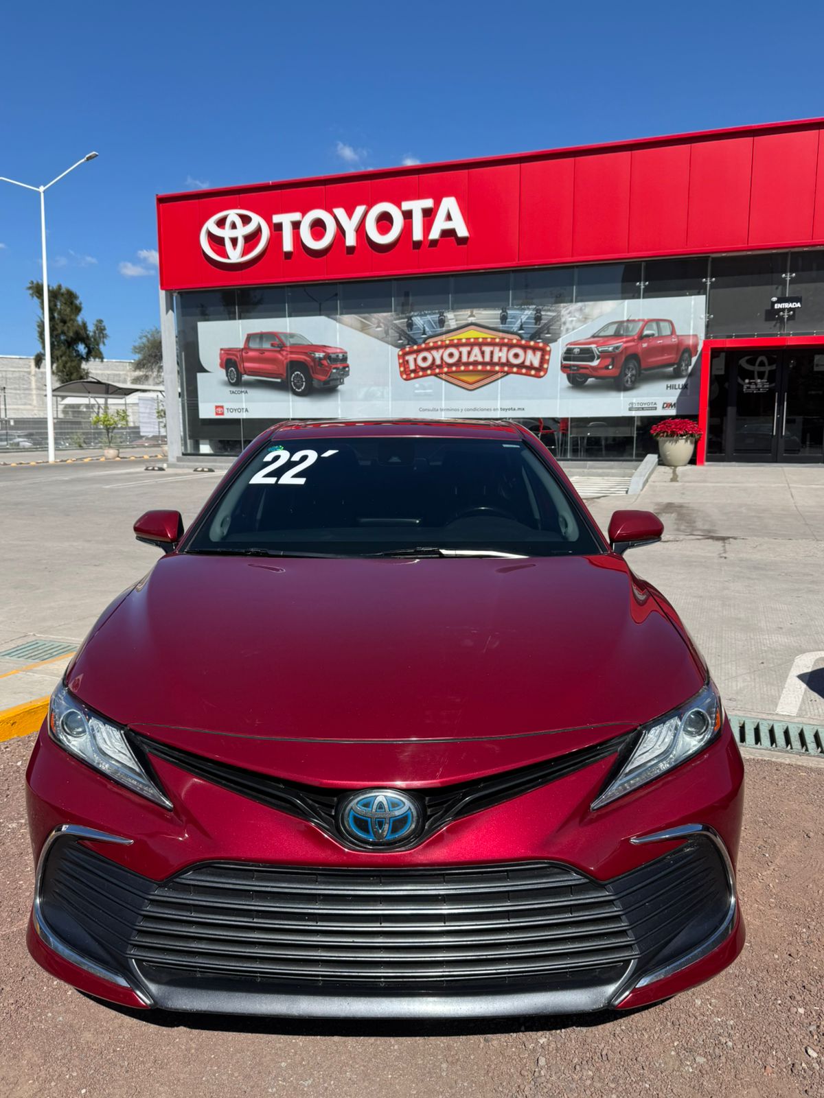 2022 Toyota Camry XLE, L4, 2.5L, 178 CP, 4 PUERTAS, AUT, NAVI, HIBRIDO