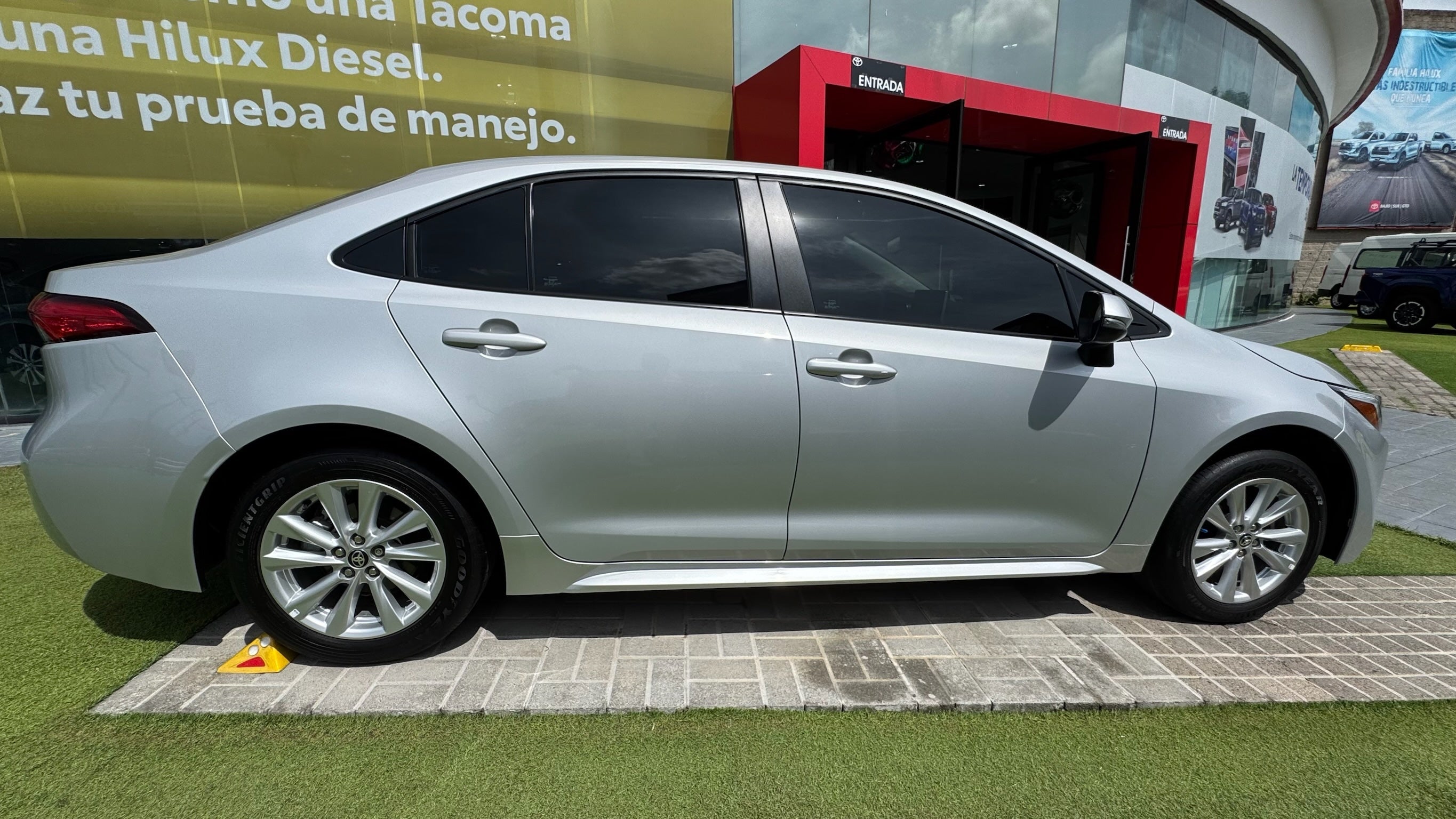 2023 Toyota Corolla XLE, L4, 1.8L, 140 CP, 4 PUERTAS, AUT