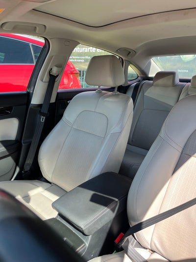 2024 Honda Civic TOURING L4 1.5T 176 CP 4 PUERTAS AUT PIEL BA AA QC