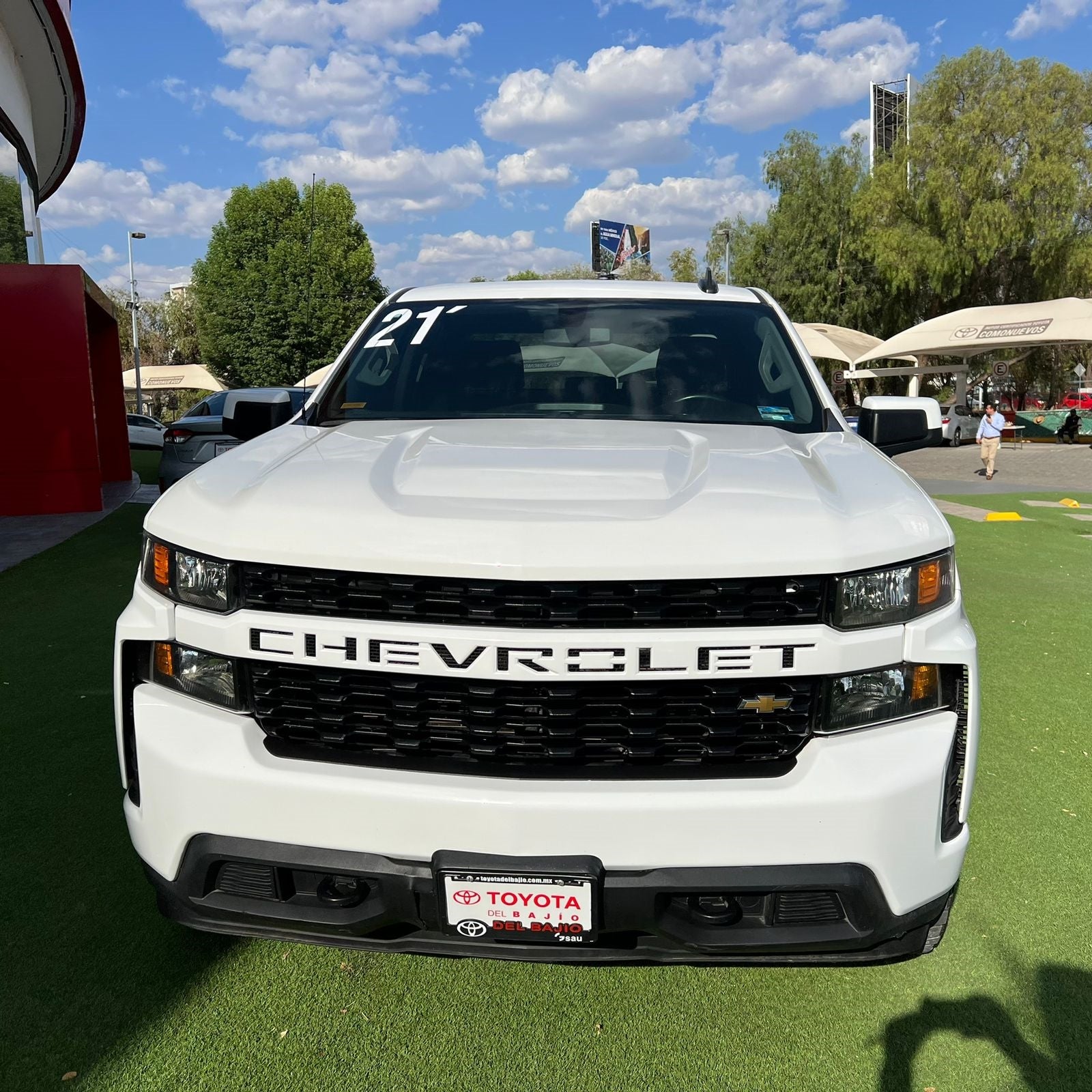 2021 Chevrolet Silverado 1500 CAB DOB, V6, 4.3L, 285 CP, 4 PUERTAS, AUT, 4X4