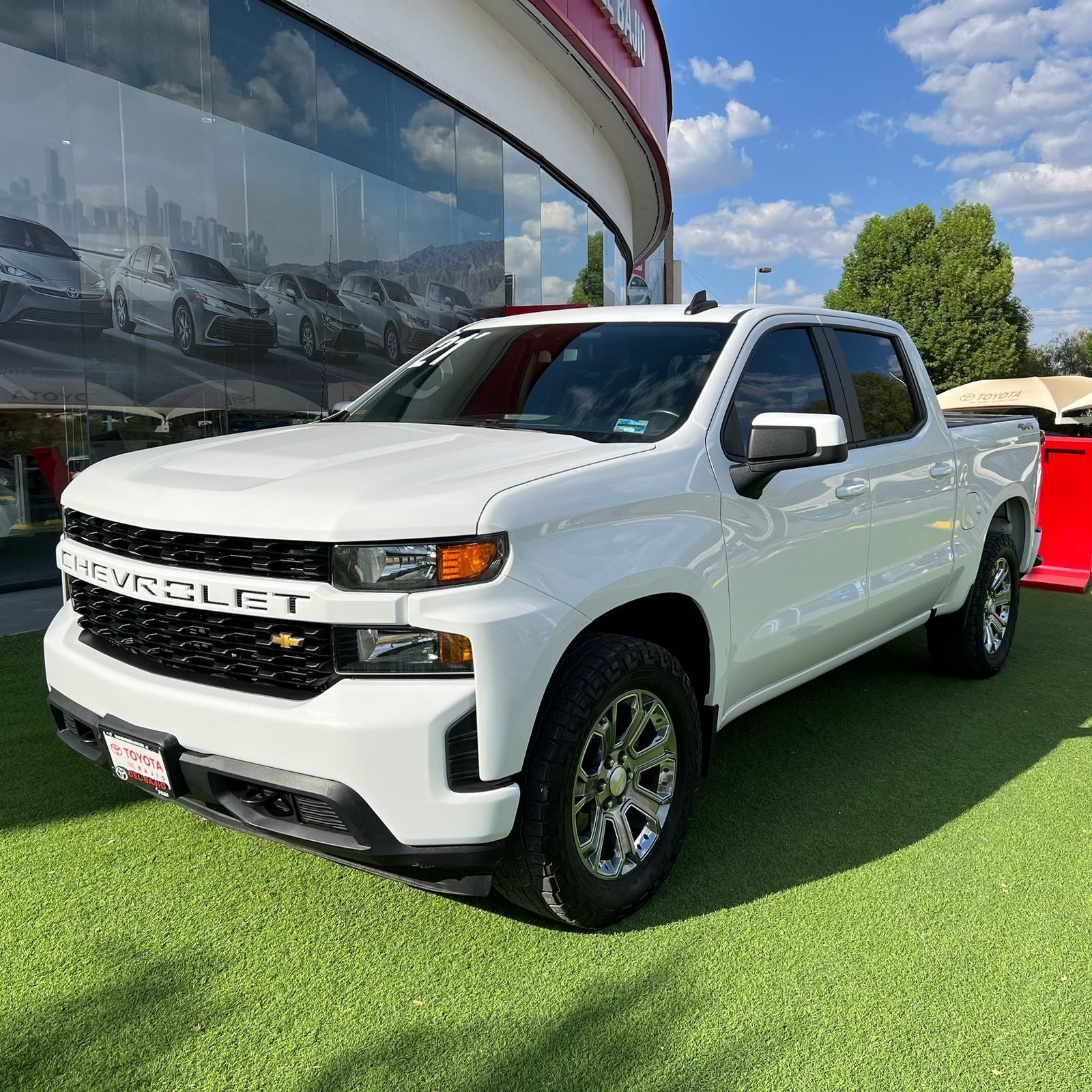2021 Chevrolet Silverado 1500 CAB DOB, V6, 4.3L, 285 CP, 4 PUERTAS, AUT, 4X4