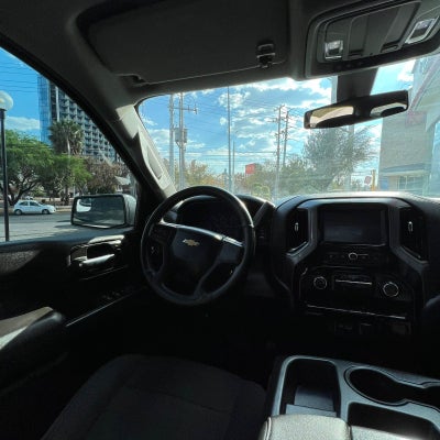 2021 Chevrolet Silverado 1500 CAB DOB, V6, 4.3L, 285 CP, 4 PUERTAS, AUT, 4X4