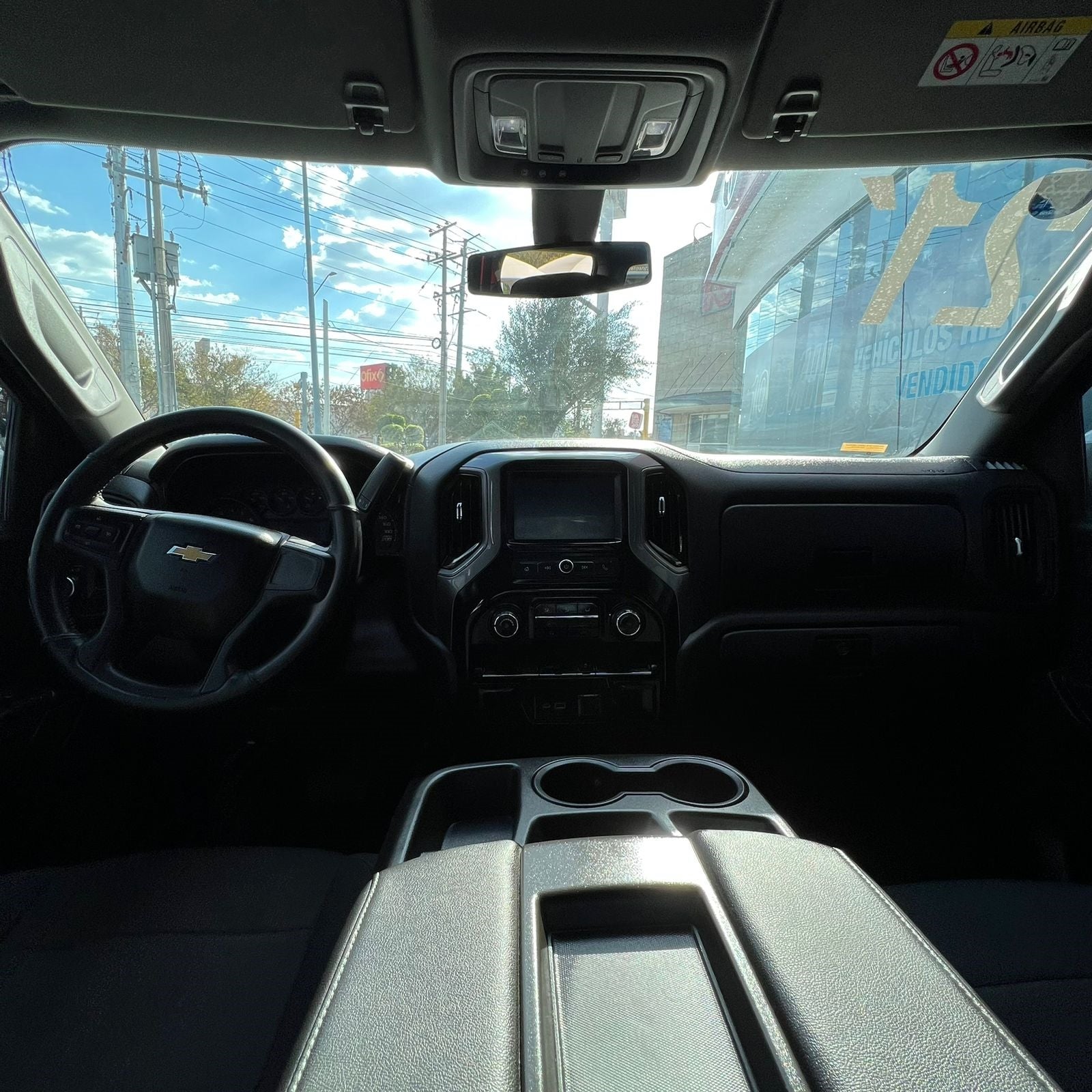 2021 Chevrolet Silverado 1500 CAB DOB, V6, 4.3L, 285 CP, 4 PUERTAS, AUT, 4X4